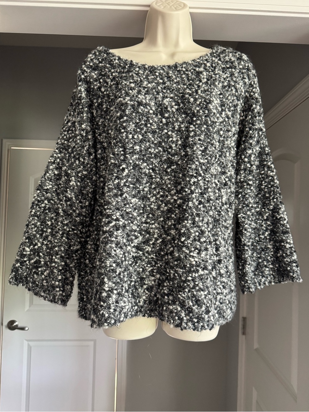 Eileen Fisher Italian Yarn Wool Mohair Bouclé Sweater Gray White Size M